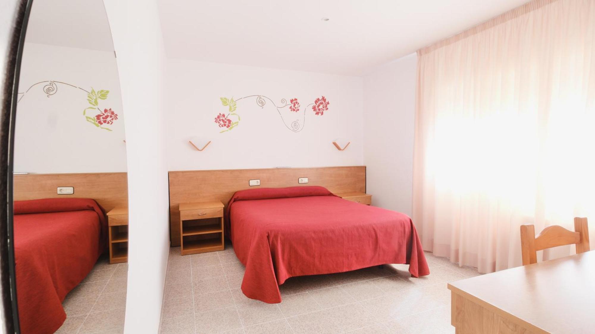 טורדמבארה Hotel Paradis מראה חיצוני תמונה
